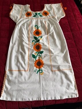 MEXICANA White Cotton Dress with Orange Sunflower Embroidery size XL